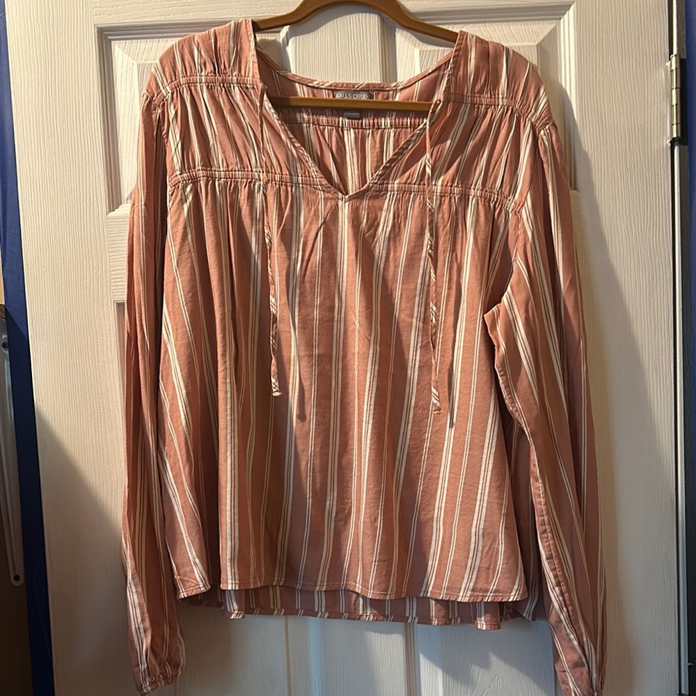 Cute Flowy Top NWOT